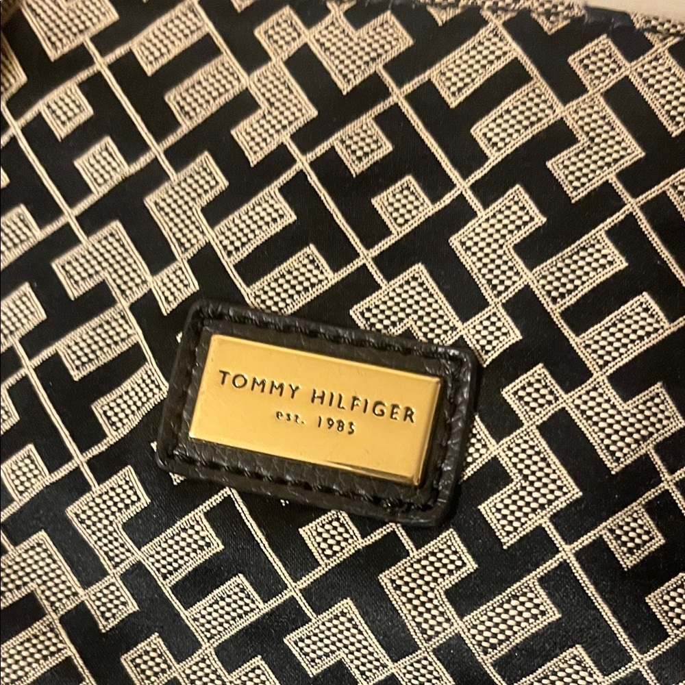Tommy Hilfiger Black and Cream Geometric Tote - Picture 2 of 10